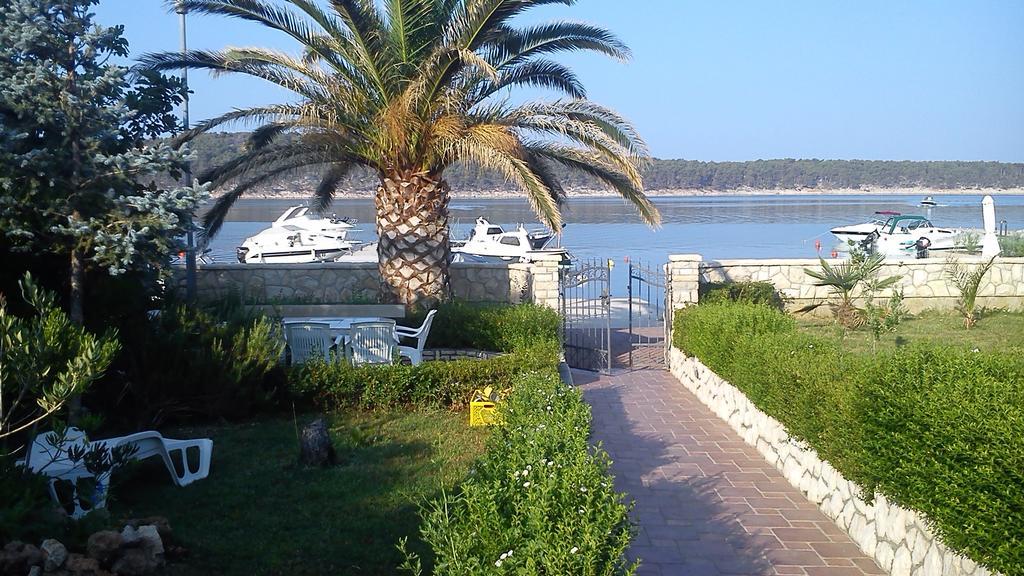 Apartments Nautica Barbat na Rabu Cameră foto